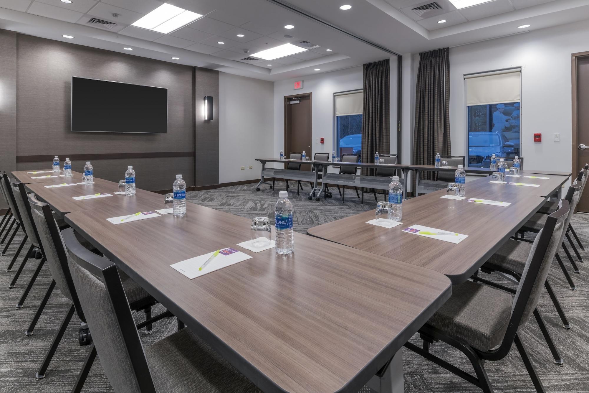 Hyatt Place Marlborough/Apex Center Экстерьер фото